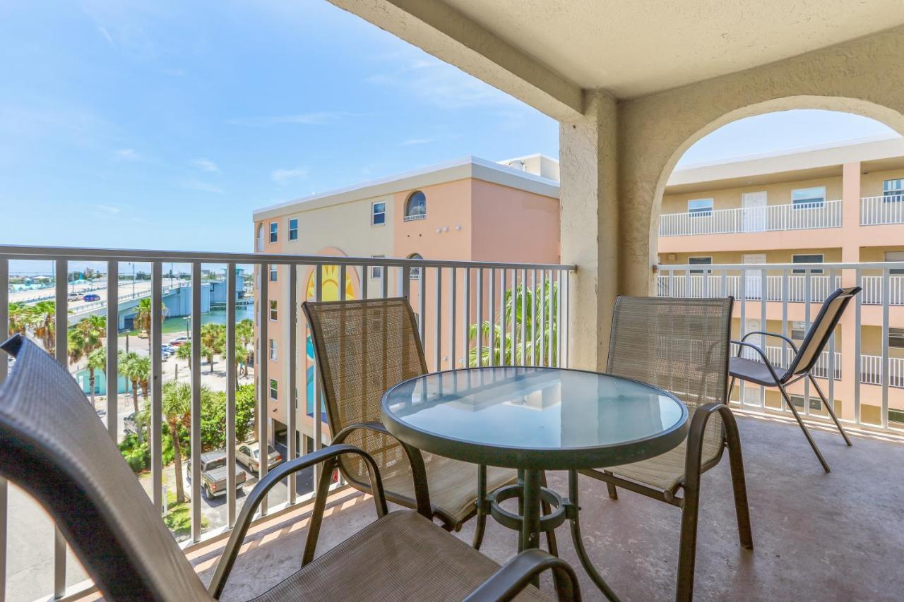 401 Beach Place Condos St. Pete Beach Exteriör bild